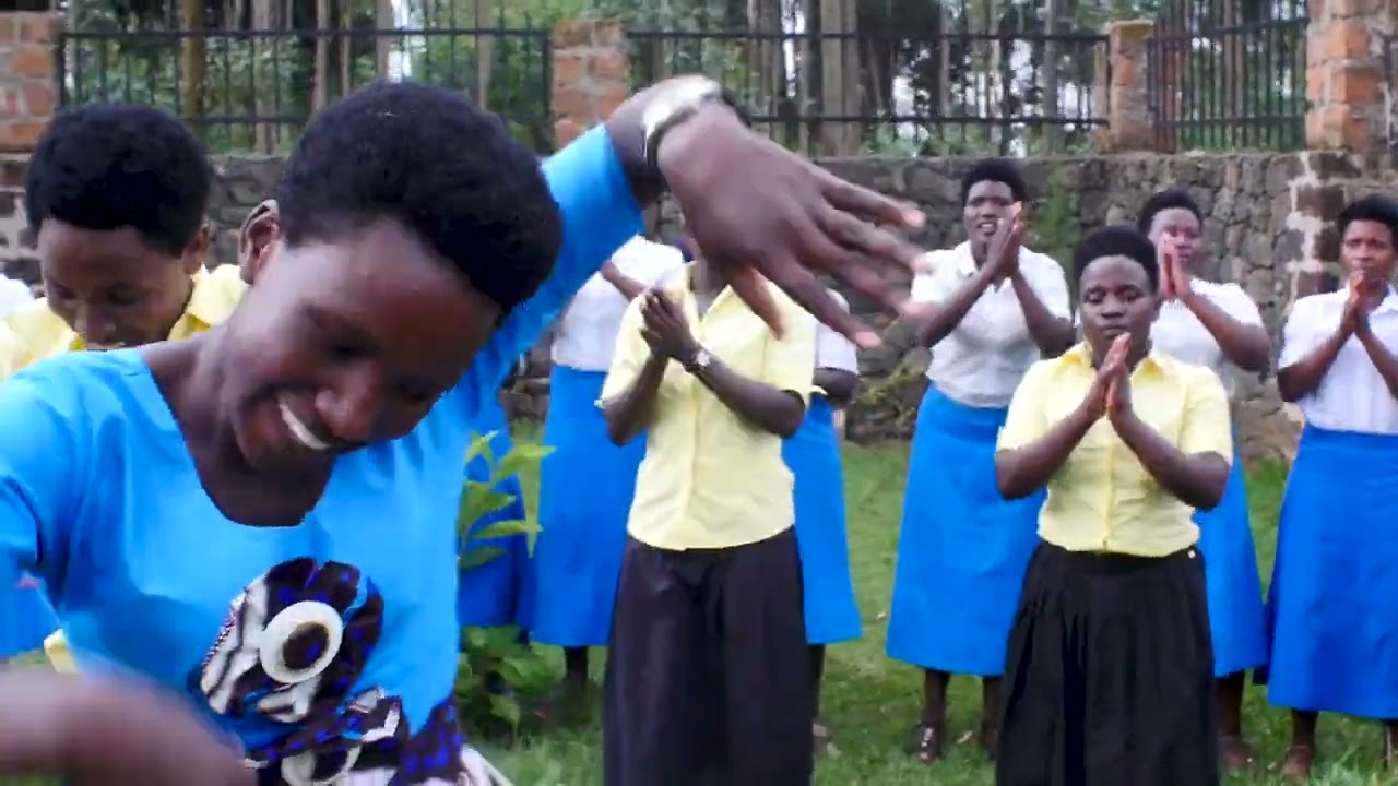 TURANEZEREWE By Abasezeranijywe ijyuru (gitimbo choir)