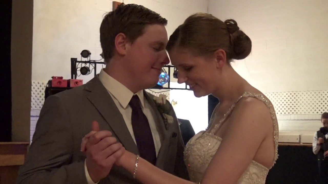 Community Chapel Wedding | Daniel & Megan`s Wedding