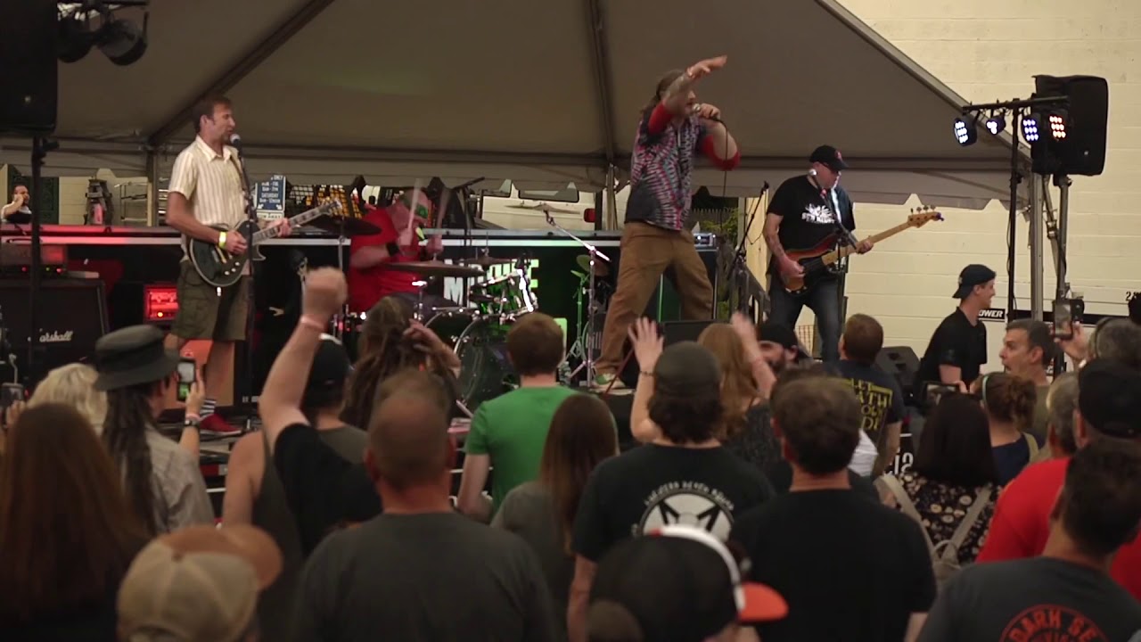 Members of Juice perform at the Music City Maryland Festival
