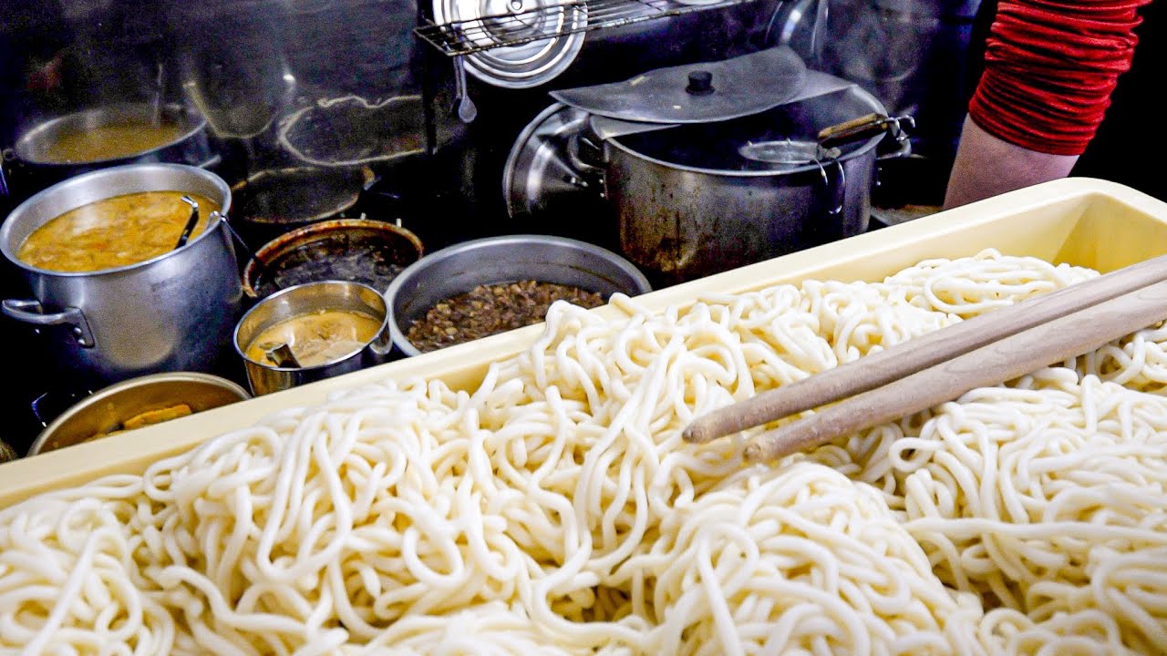An Old Established Beef Tendon Meat Udon Restaurant In A Quiet Residential Area:Japanese street food