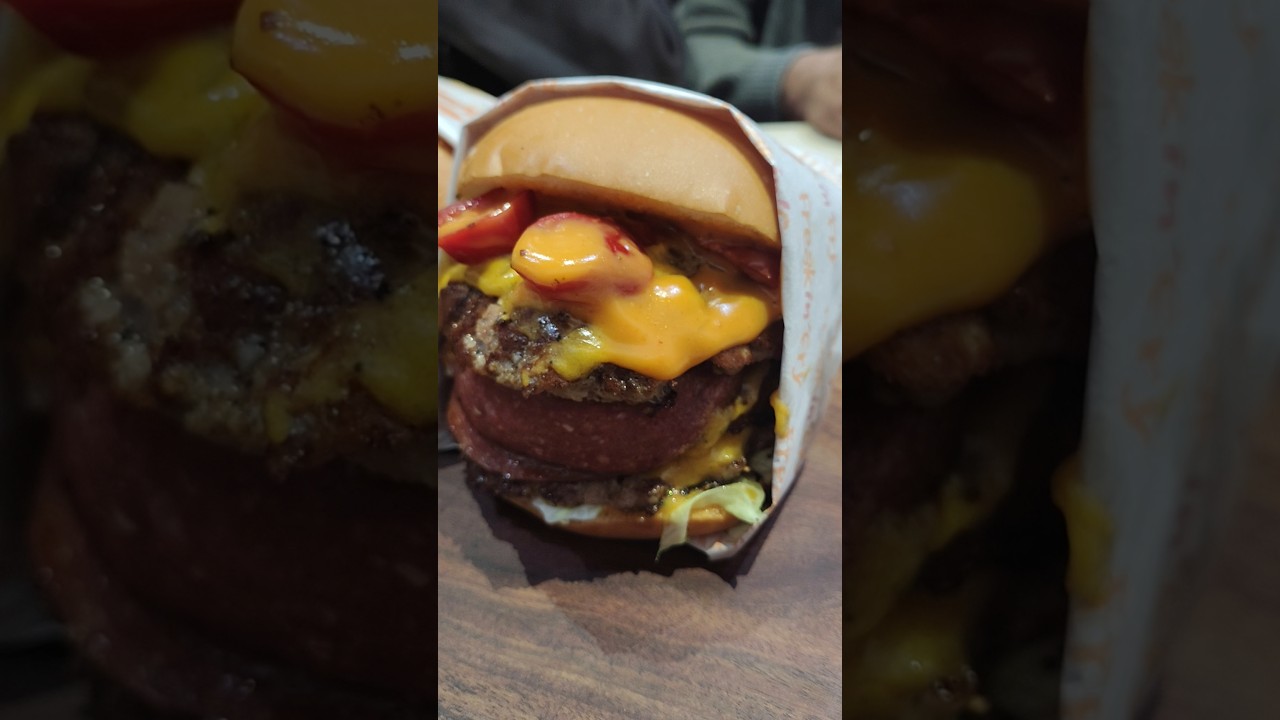 This Beef Burger is INSANE! 😍 Freak In Fry Bhadarabad | Street Food Pakistan