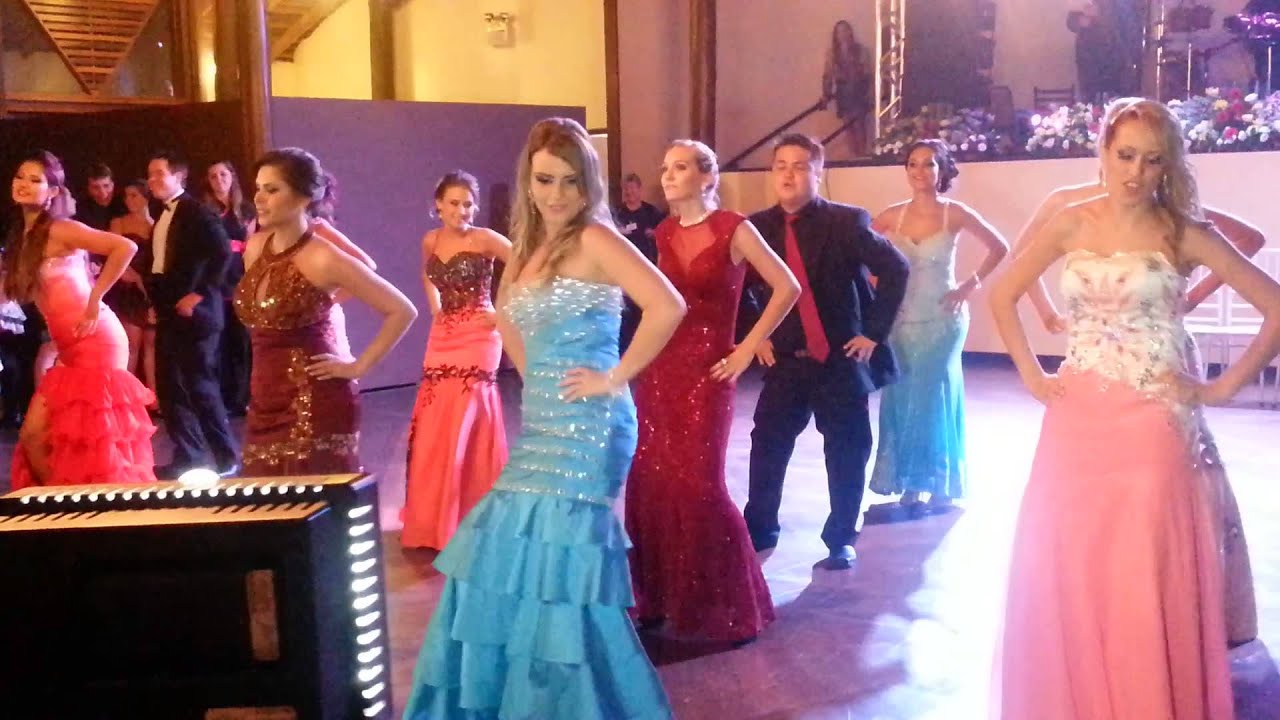 Dança dos formandos do curso de farmácia 2014 da UFPR