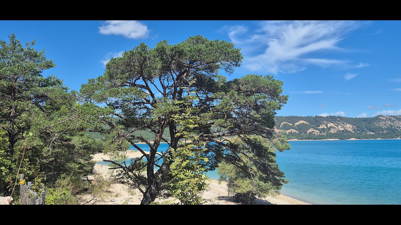 Randonnée en Provence, à Bauduen : Lac de Sainte-Croix, Plages Secrètes et Vues Magiques !