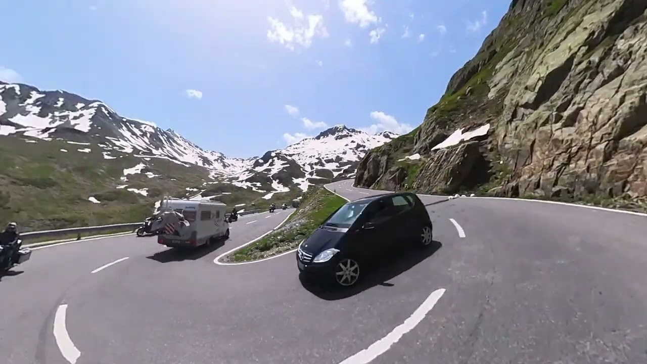 Montée moto du col du Grand Saint Bernard ... Coté suisse ... juin 2024