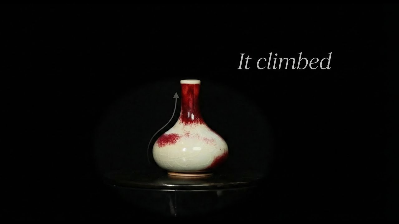 This Jun Glaze Climbed Up the Neck