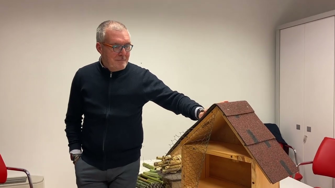Come costruire un bee hotel? Lo spiega L'Autostrada delle Api, insieme a ReSOILence