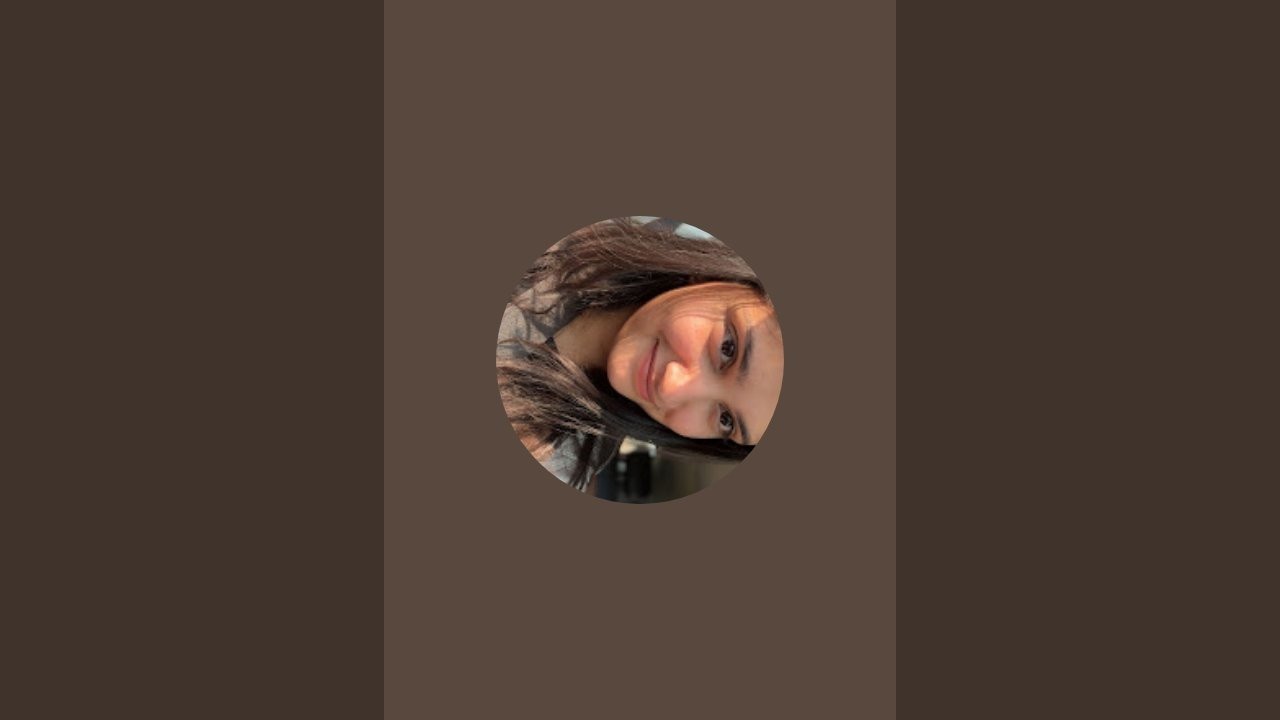 Dee is live is live