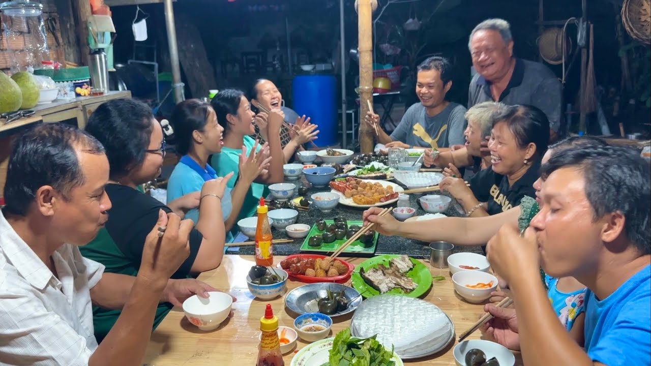 Ngày 8 Tháng 3, Ông Ngoại Hôn Bà Ngoại | Vinh & Truyen