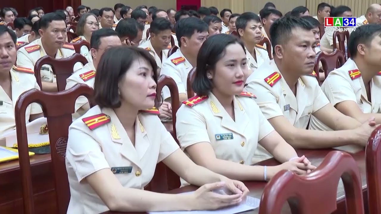 Công an tỉnh công bố các quyết định về công tác cán bộ | LONG AN TV