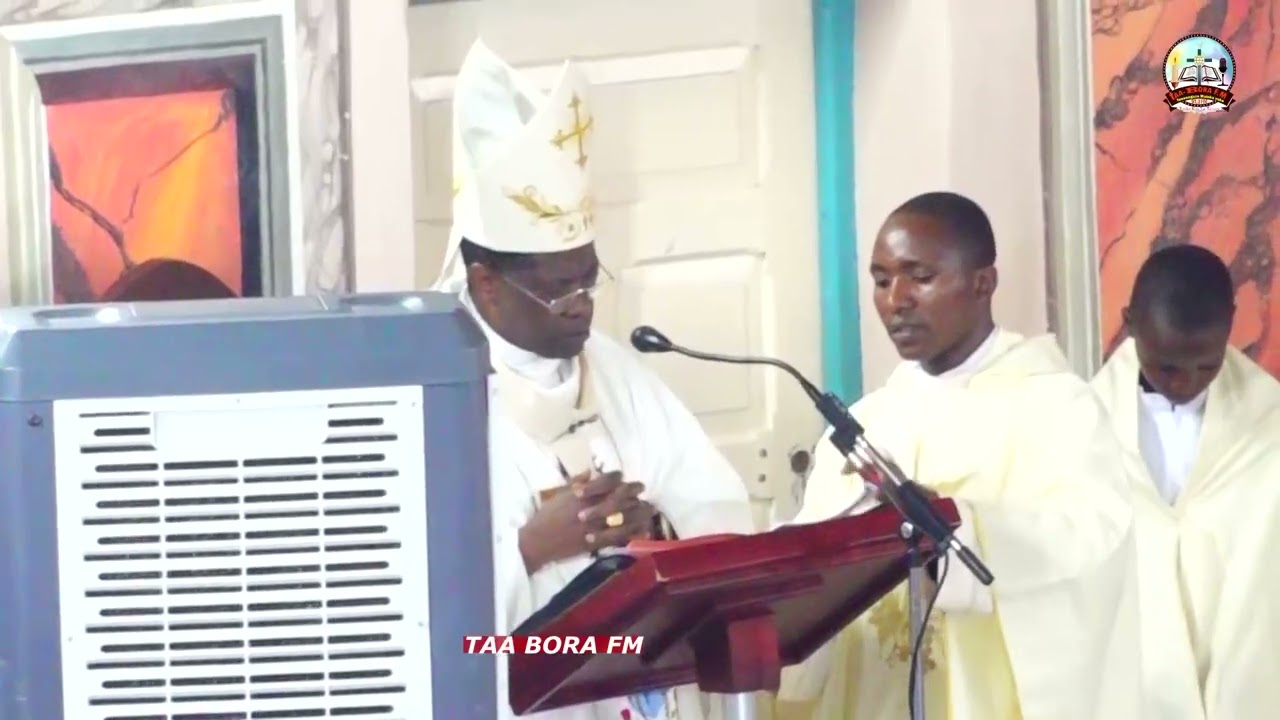 KARDINALI RUGAMBWA ALIVYOTOA BARAKA YA KIPAPA NA REHEMA KAMILI KWA WAAMINI KATIKA MKESHA WA X-MASS