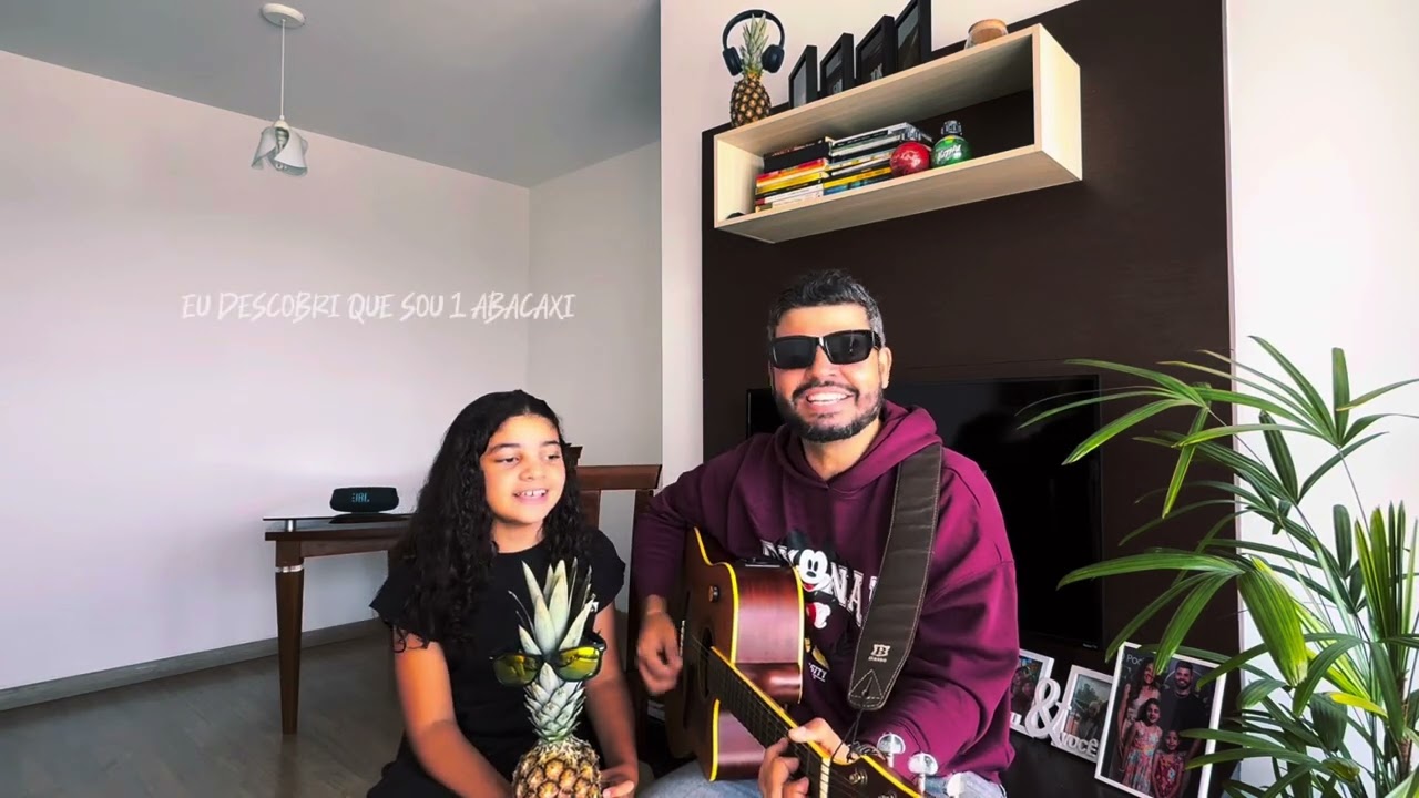 Eu Descobri que Sou um Abacaxi 🍍| Di Monteiro ft. J&uacute;lia Monteiro (M&uacute;sica Autoral) 