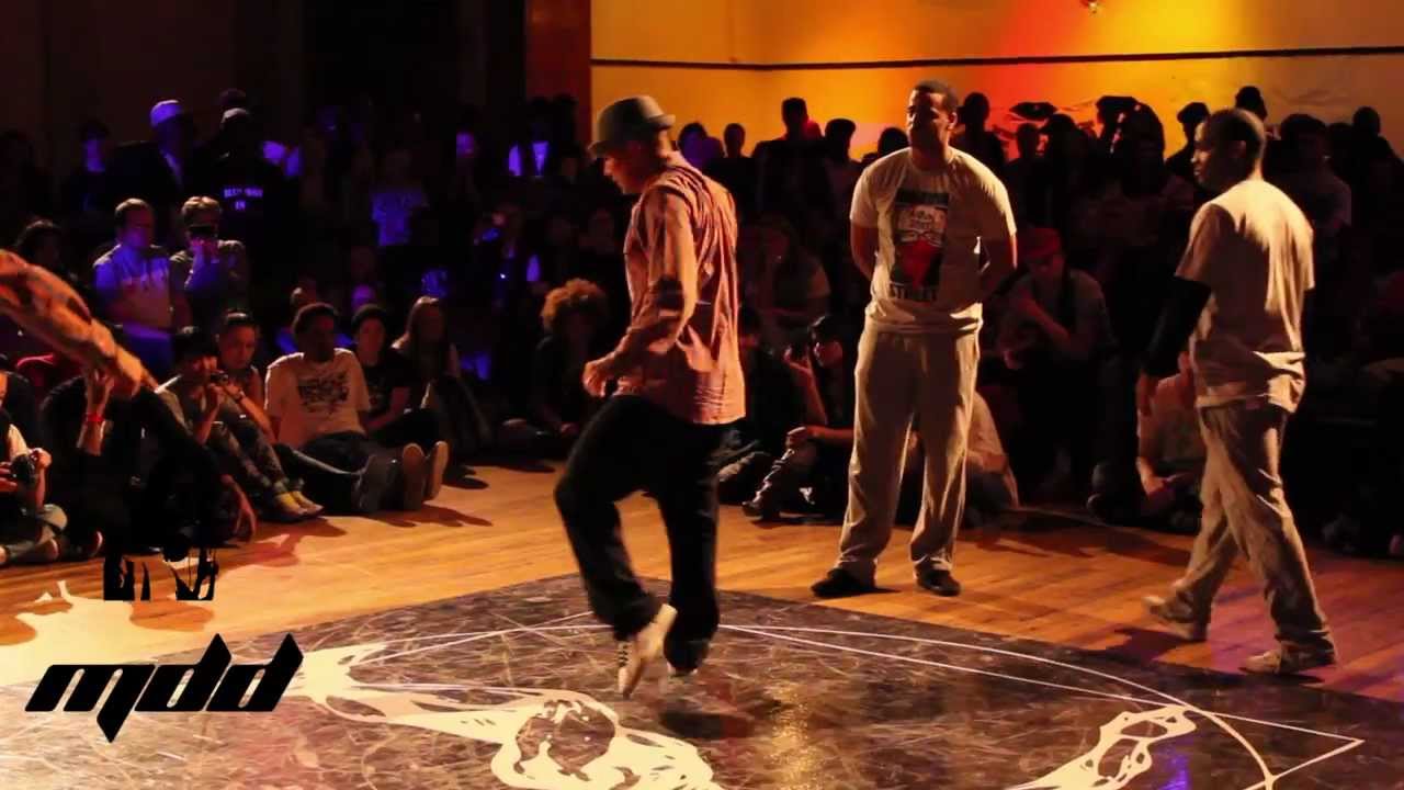 Juste Debout 2012 Poppin John & jon boogz Vs nelson & Franquey (los casos)