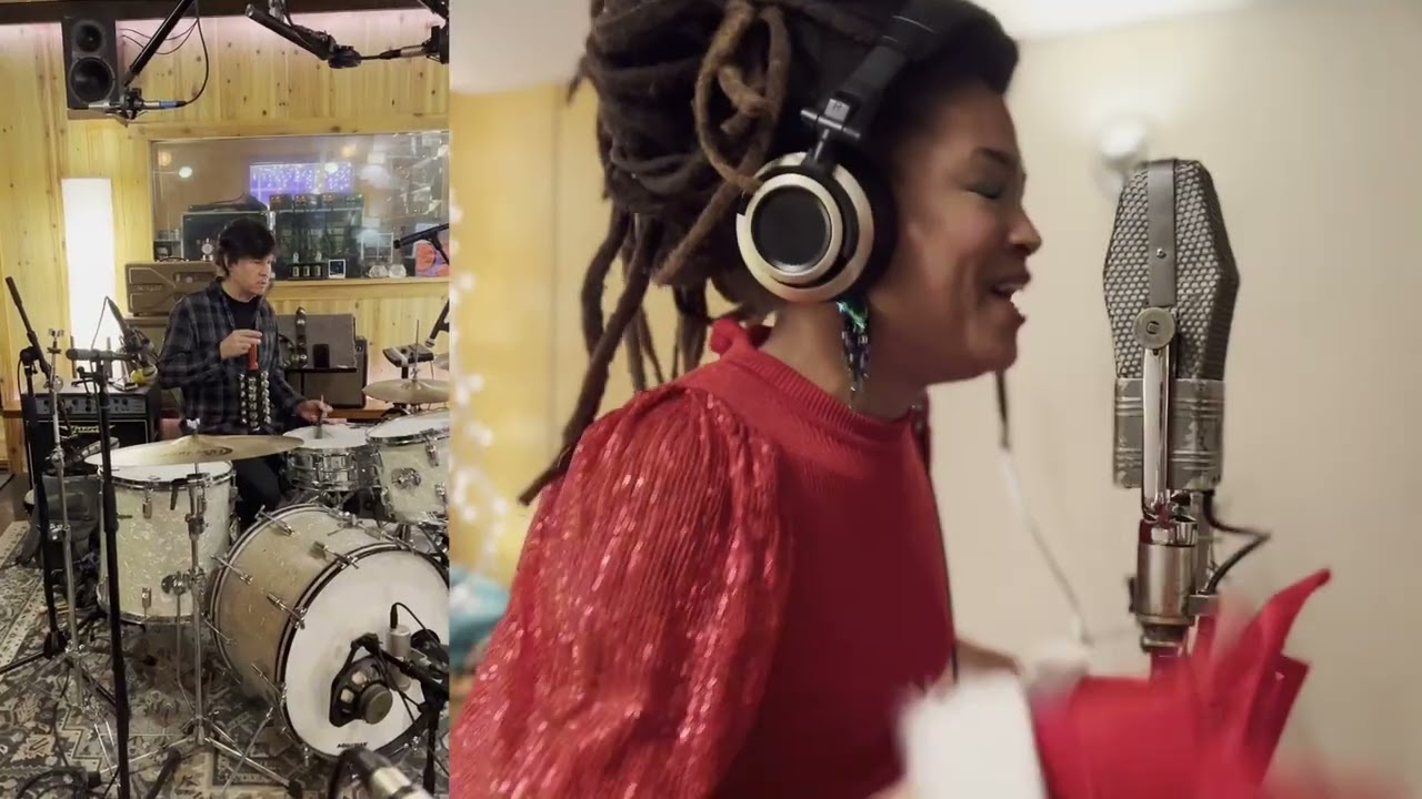 Valerie June – Rudolph, the Red-Nosed Reindeer (Official Visualizer)