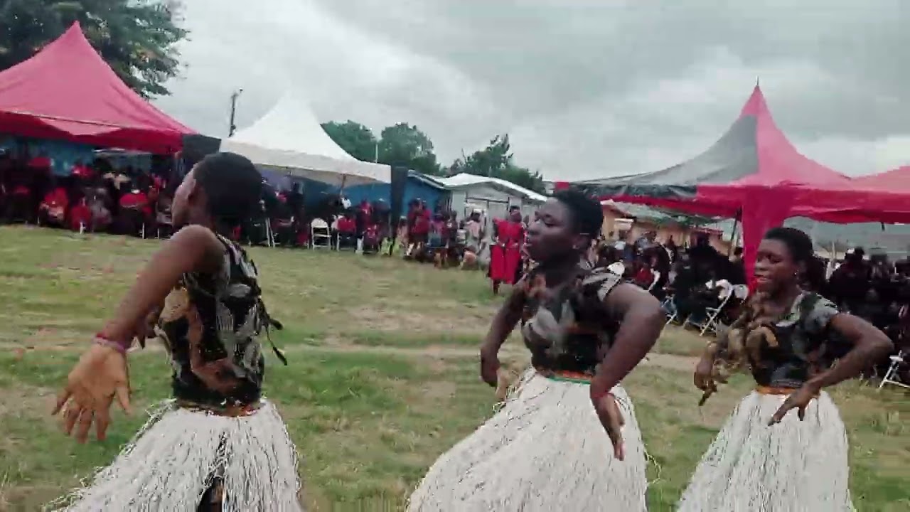 The Creative dancers from Juapong Dorfor