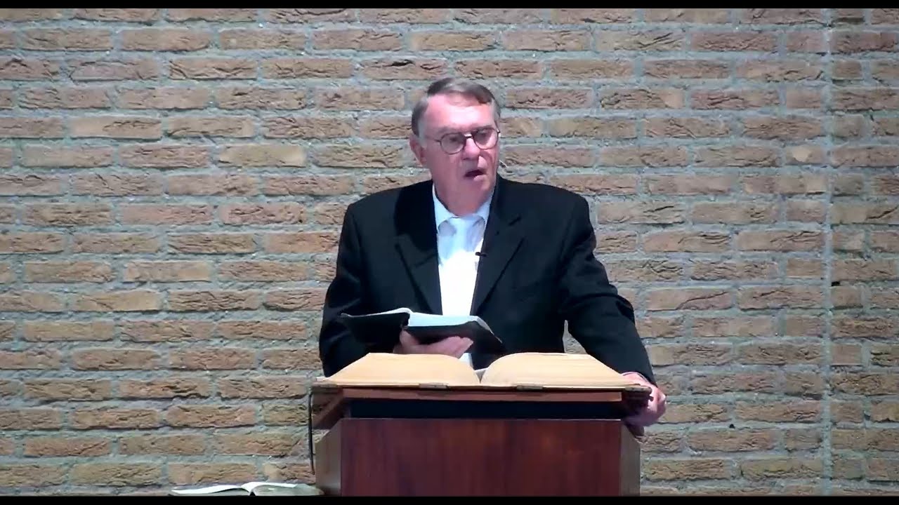 Helemaal dichtgetimmerd: Je hoort er wel of niet bij. Geen wonder dat er valse lijdelijkheid is.