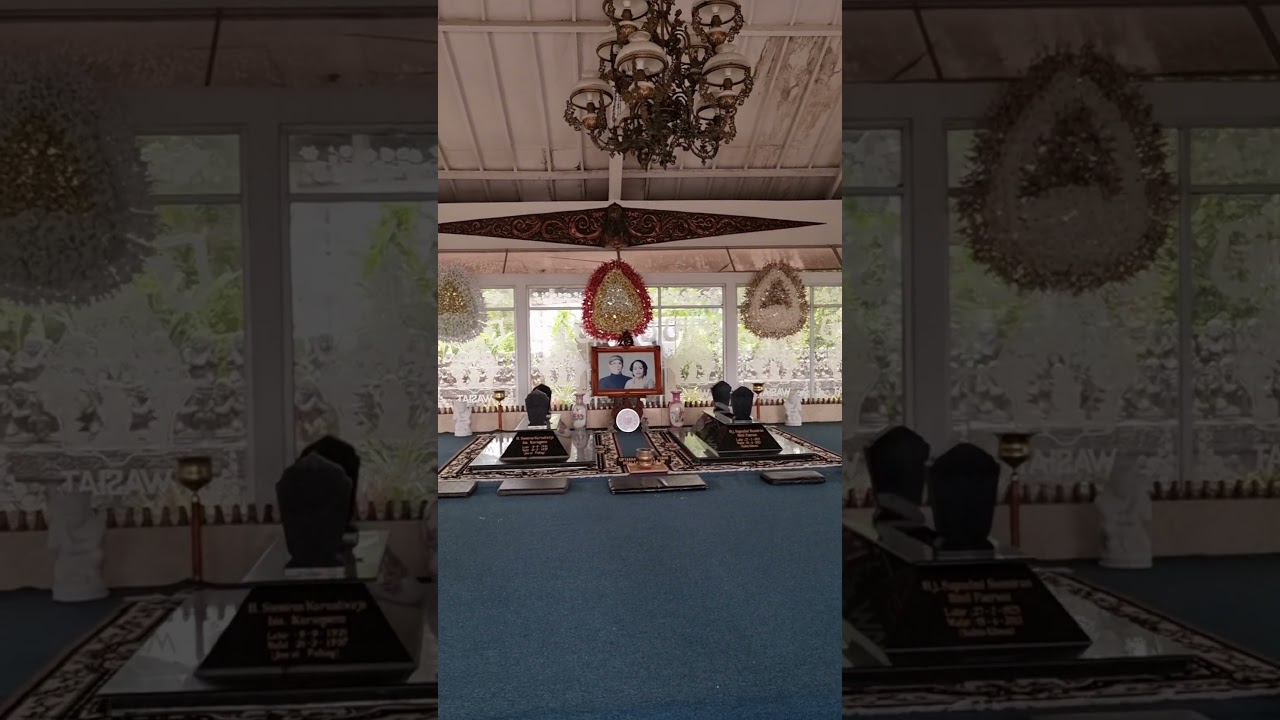 MAKAM KELUARGA BOS ROKOK RETJO PENTUNG  (H. Soemiran Karsodiwirjo) TULUNG AGUNG