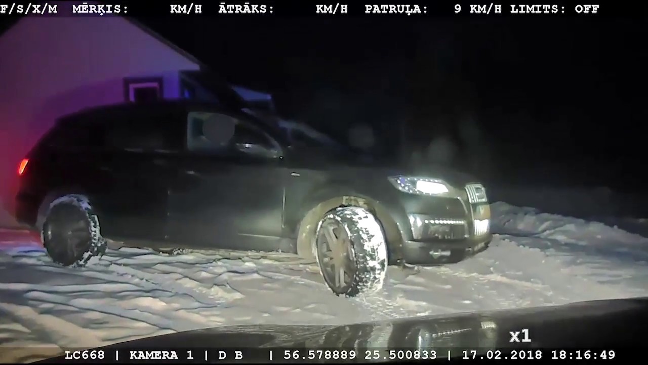 Klaja bezatbildība – kāds pāris, bēgot no VP, vairākkārt pārkāpj ātrumu un apdraud satiksmes drošību