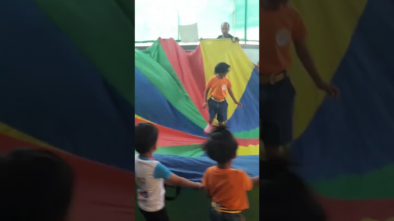 Kids enjoy with parachute at my chhota school Awhalwadi