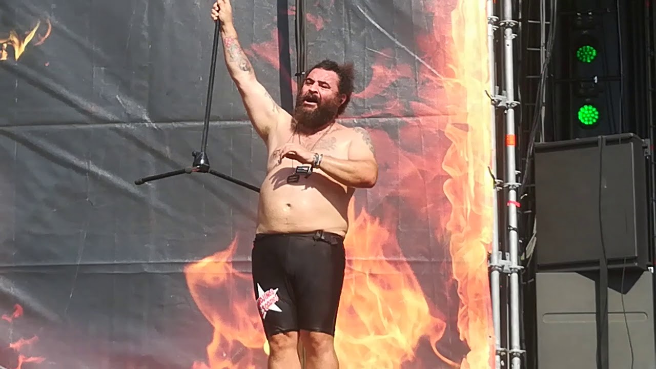 Mojinos escozios Las niñas del colegio de la salle rock fest 2018