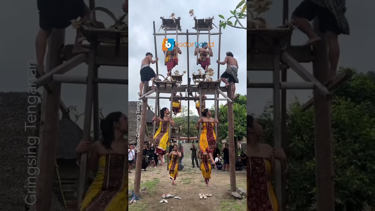 Desa Adat Tenganan Pegringsingan melestarikan tradisi Ayunan Jantra.