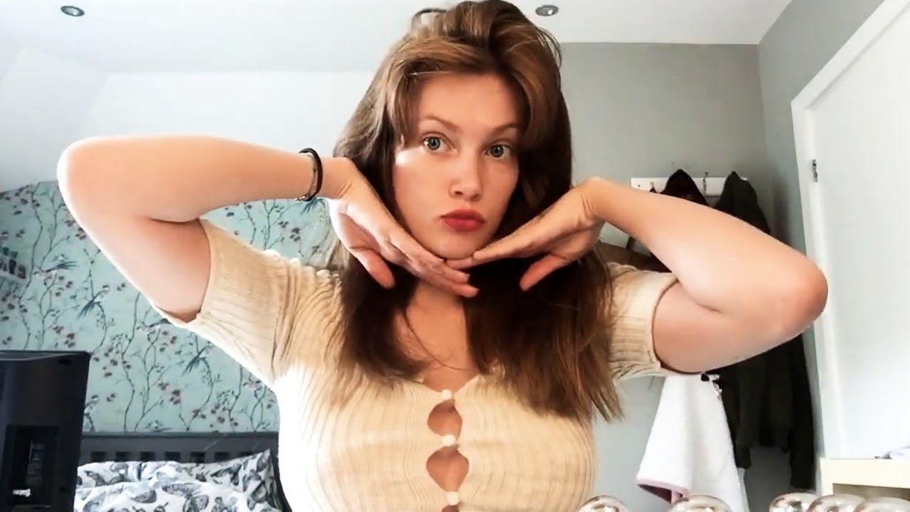 Lily of the Meadow - Lipgloss Lipstick Application 💄💋​ASMR