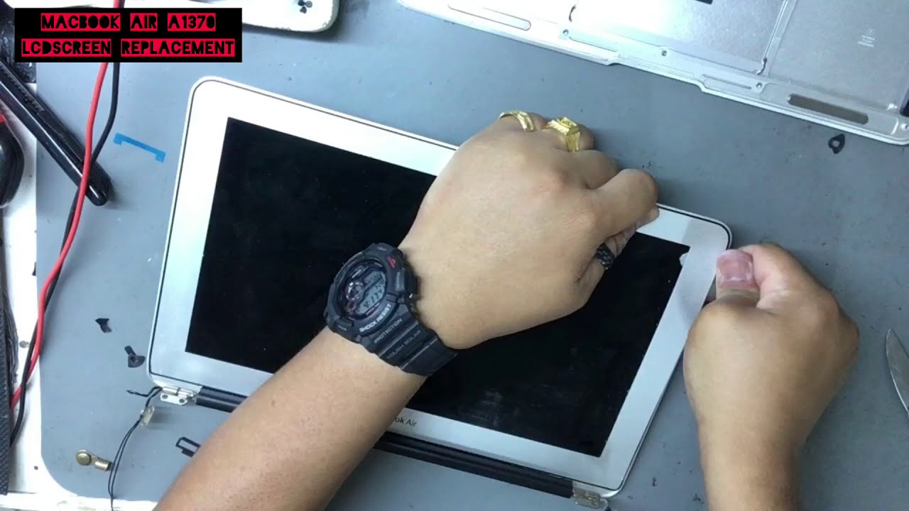 How to replace Apple Macbook Air 11inch A1370-Broken screen - lcdscreen replacement only.