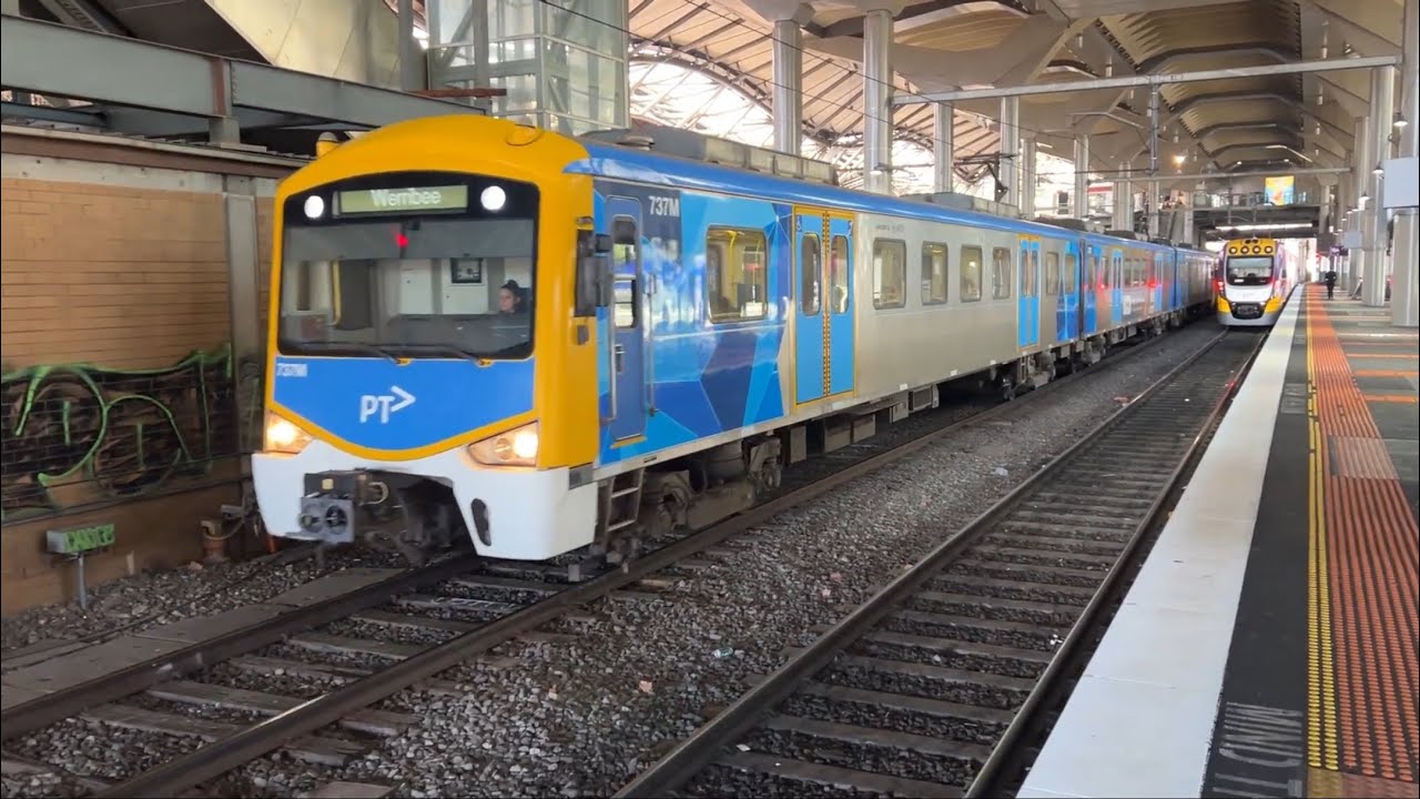 Metro Siemens Arriving & Departing Southern Cross Station to Werribee
