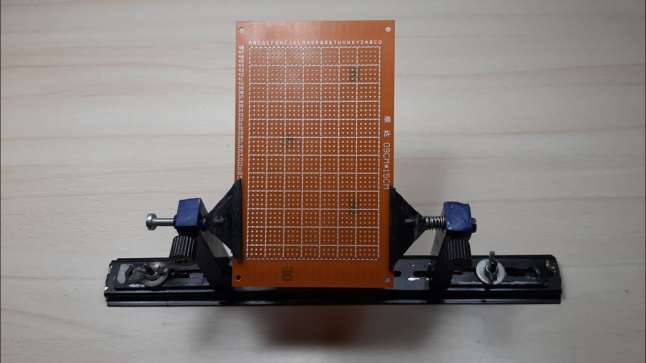 طريقة عمل حامل بوردة الكترونيه  how to make pcb holder at home