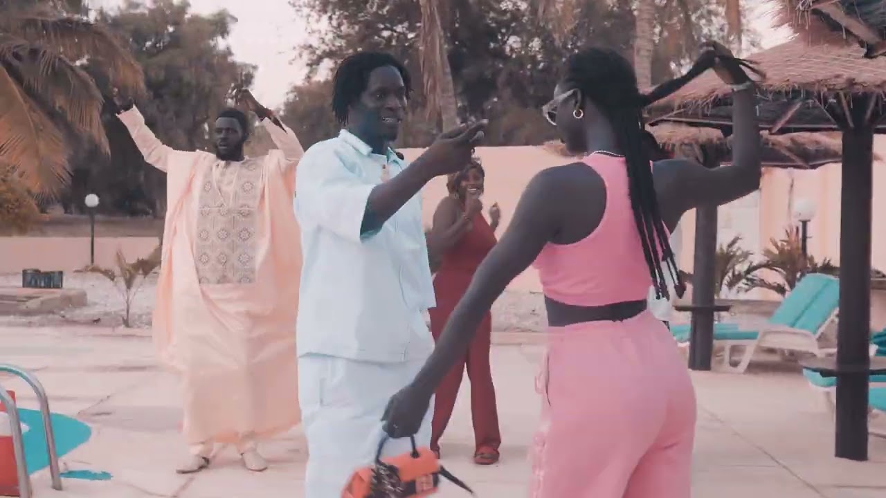 Modou Mbaye yaw la love (clip officiel )
