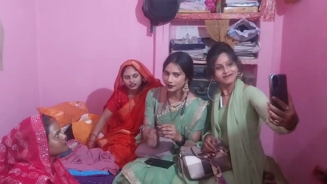 khusboorani #राहुल भैय्या# के बेटी के लिए क्या क्या ले गयी