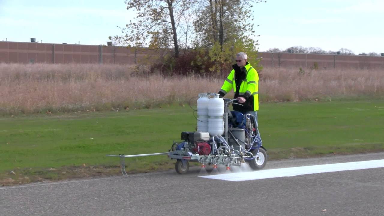 Máquina pintar aeropuertos - LineLazer 250 DC