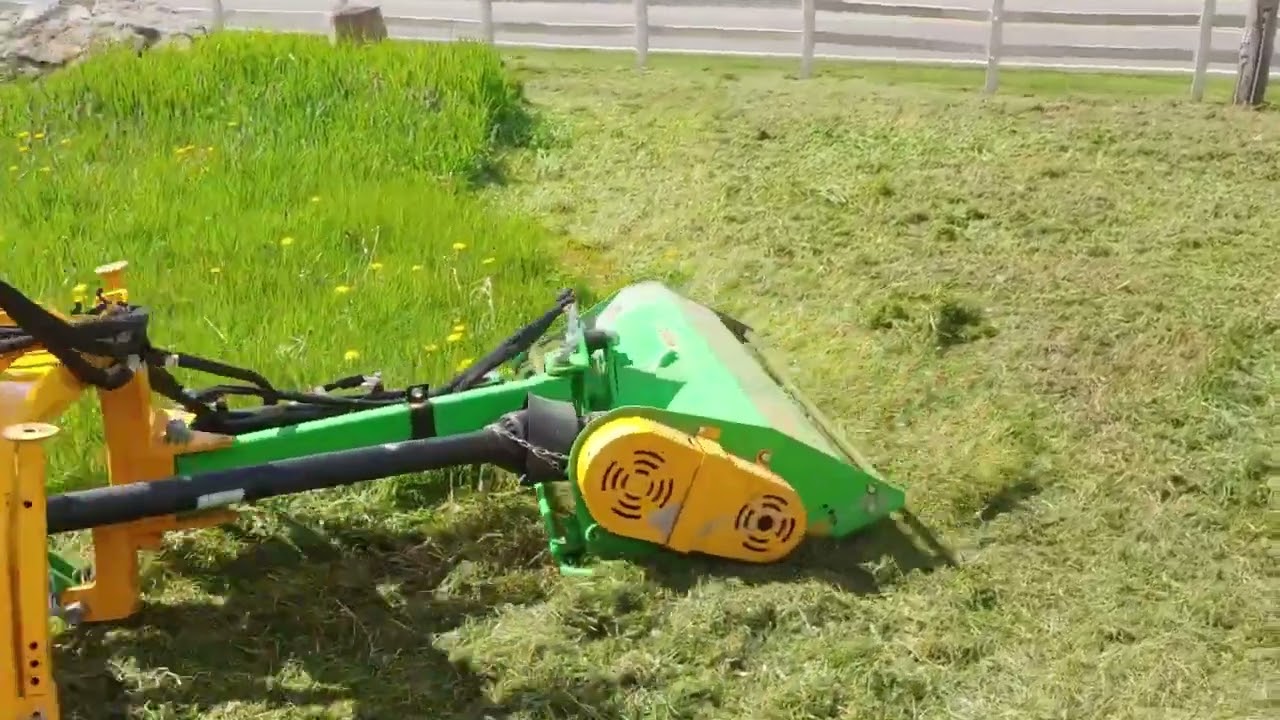 Bowell BCRL 135 Böschungsmulcher mit John Deere 1025R - erster Arbeitseinsatz