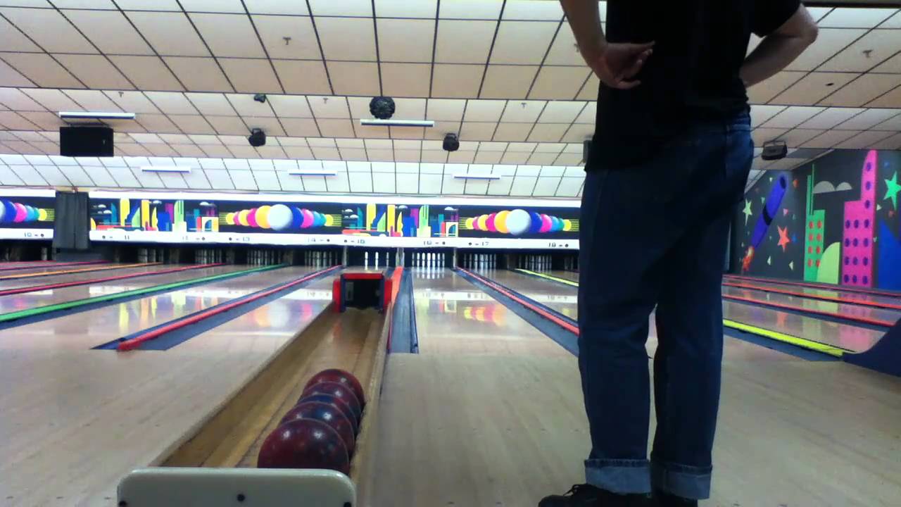 Bowling at the Woburn Bowladrome [6/7]