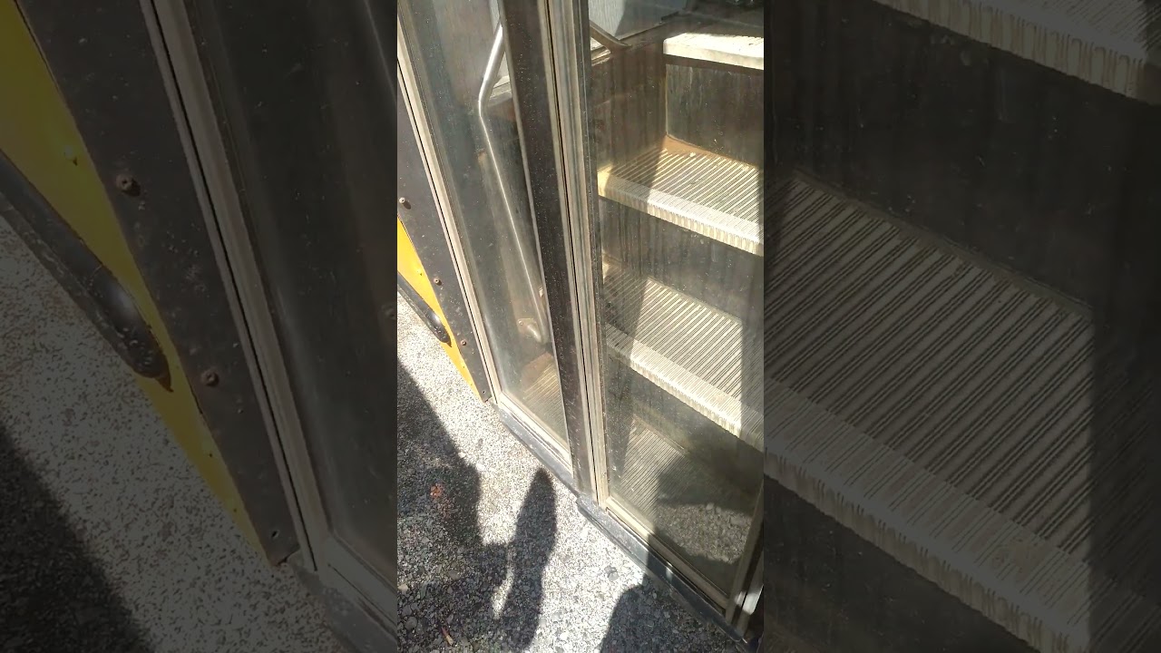 2007 Thomas C2 Electric Door Operation