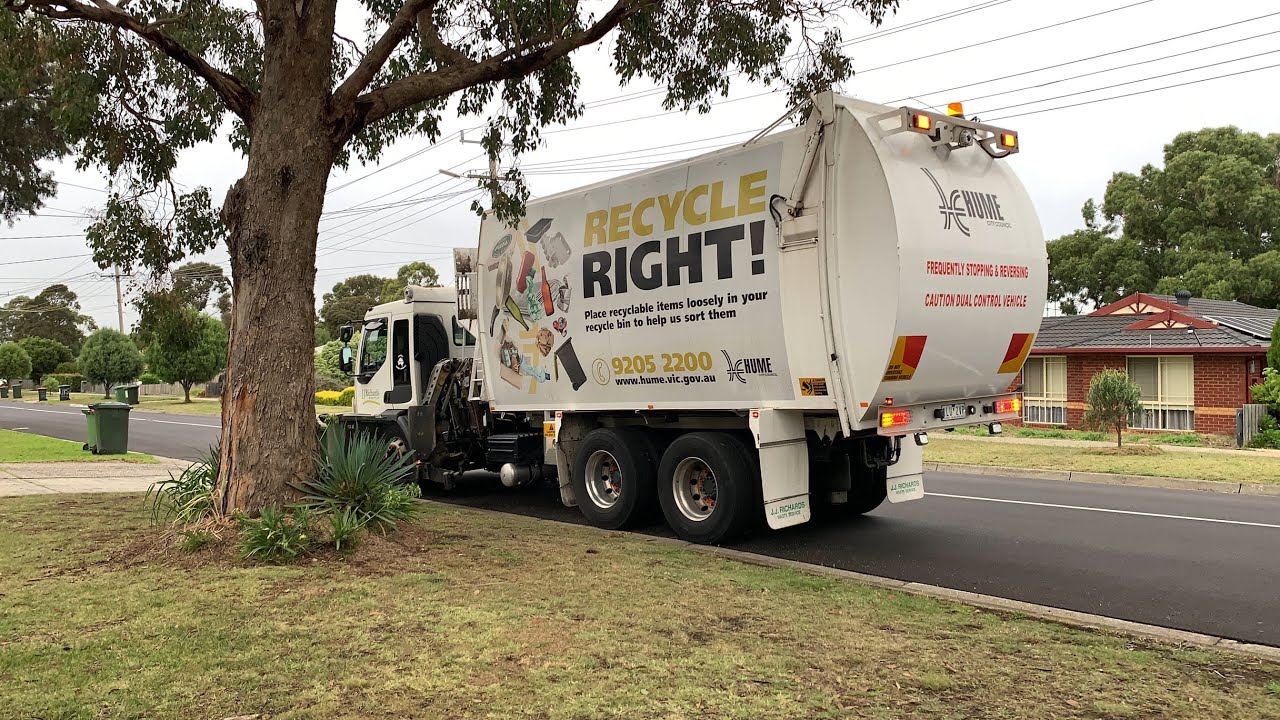 Hume City Council Recycling Collection 17BW 24/03/21