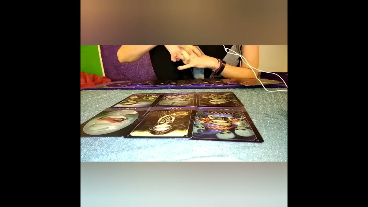 Que le gusta de ti? Rasgos físicos,  personalidad  o lo que las cartas quieran decir...