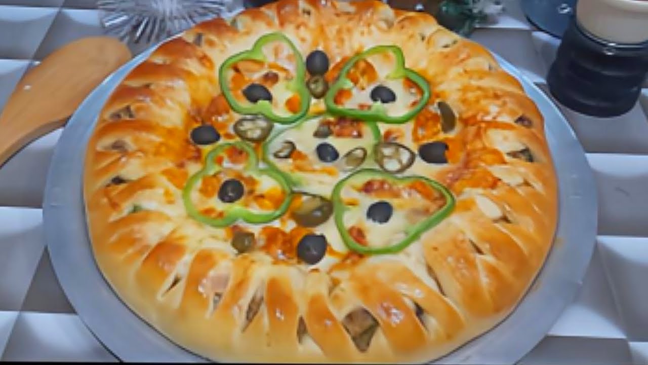 Smoky Stuffed Crust Chicken Pizza | Chicken Bread Pizza #pizza #commercial #baking #bread #tasty