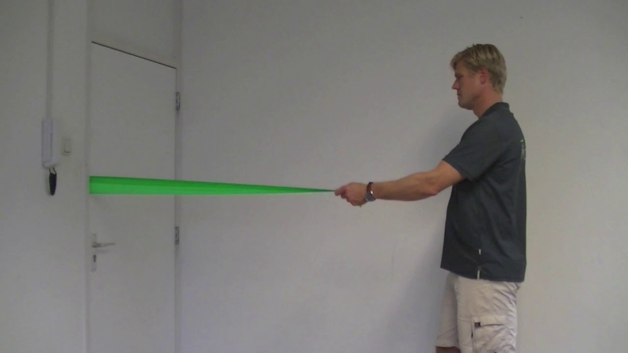 schouderoefening; co&ouml;rdinatie schouderblad met dynaband ( serratus anterior )