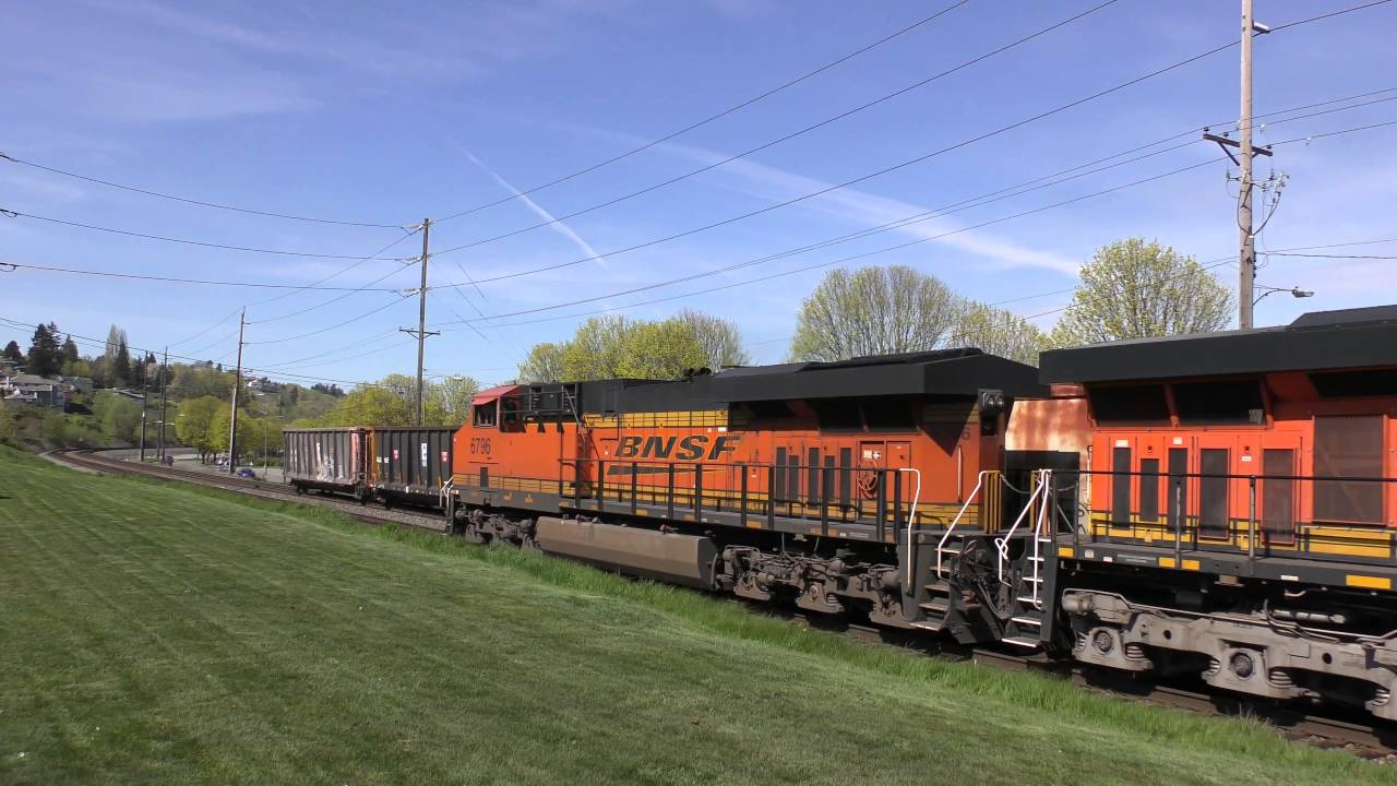 UP 4658 And BNSF 6796 Lead Trains @ Old Town Tacoma, WA 4K