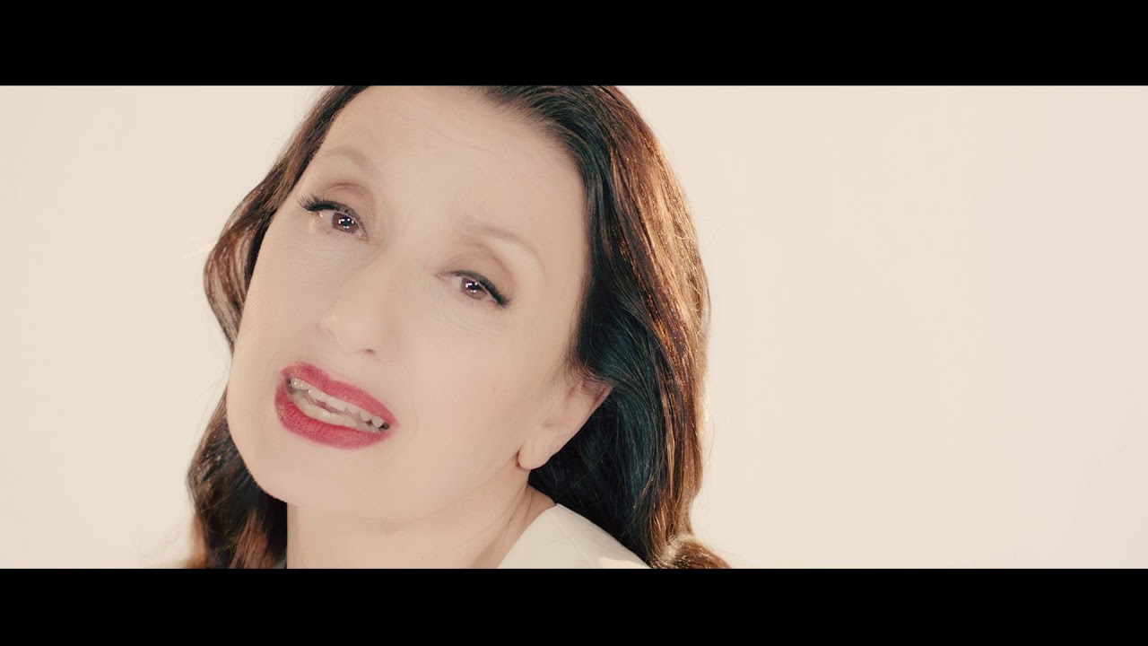 Luz Casal - Je me sens vivre (Videoclip Oficial)
