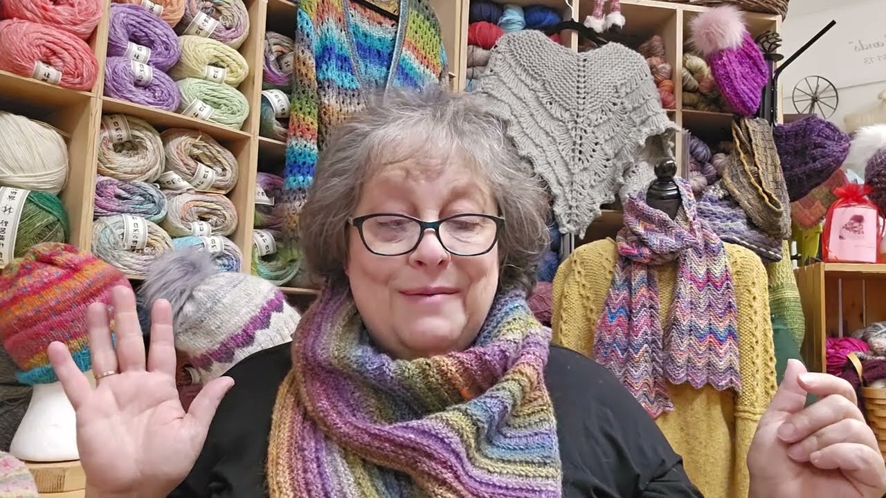 Focus on Fiber Episode 2, Emotional Support Chicken, and my Traveler Cowl