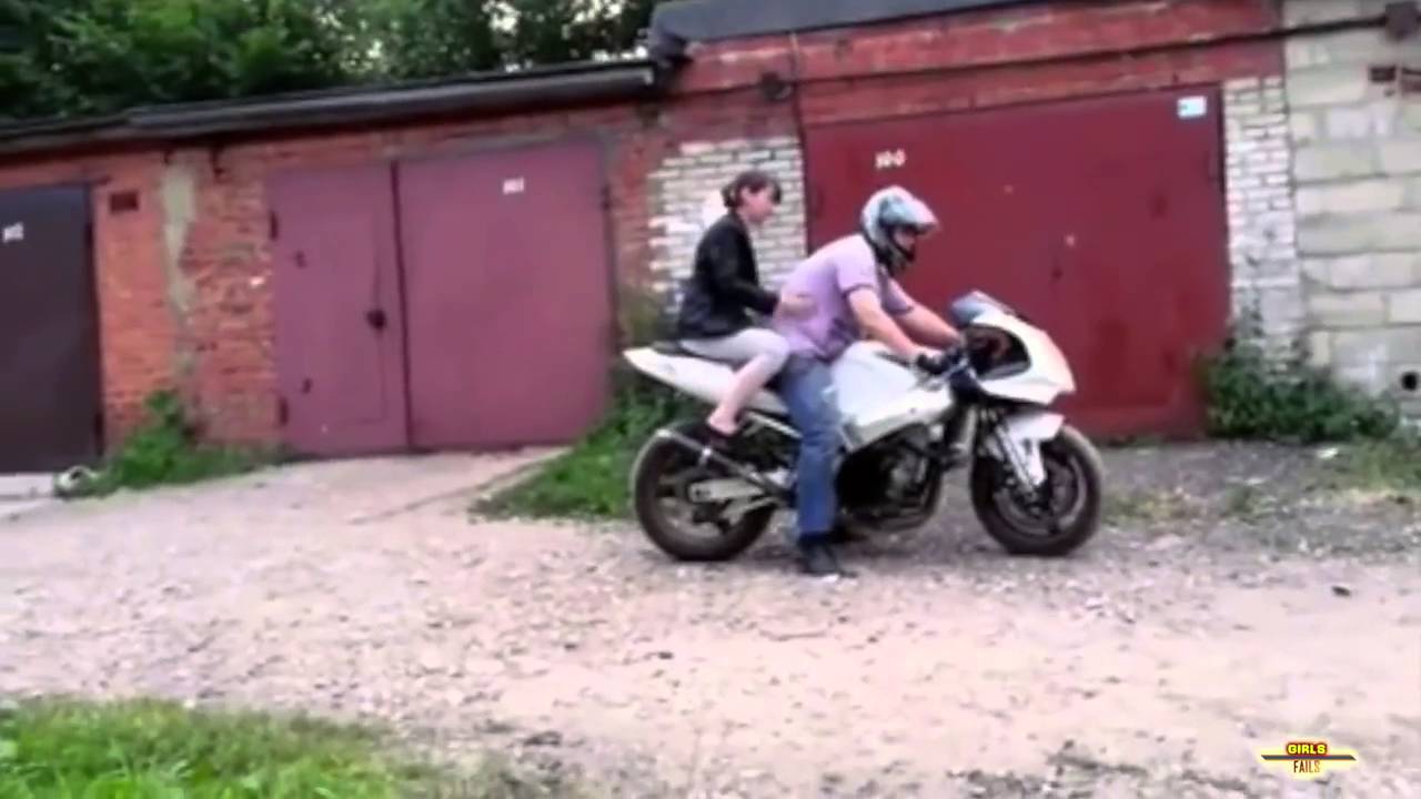 Best Girls Fails Compilation 2014 &brvbar;&brvbar; MonthlyFails