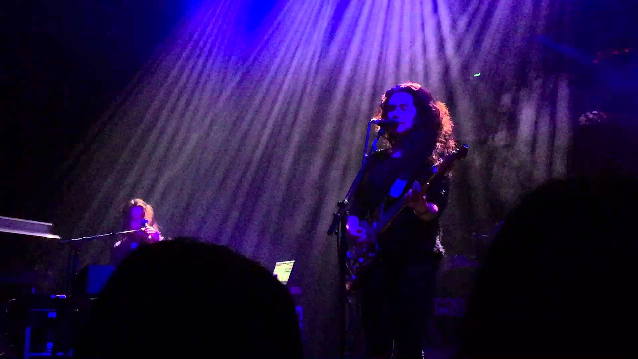Sara Hartman - Two Feet Off the Ground @ Gloria, Cologne 11/19/2015