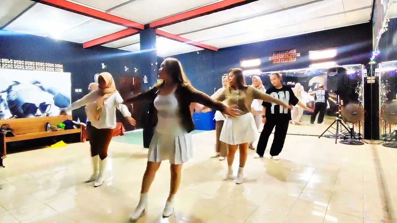 WHISPERS OF FOREVER Line Dance Choreo Grace David & Jef Camps 