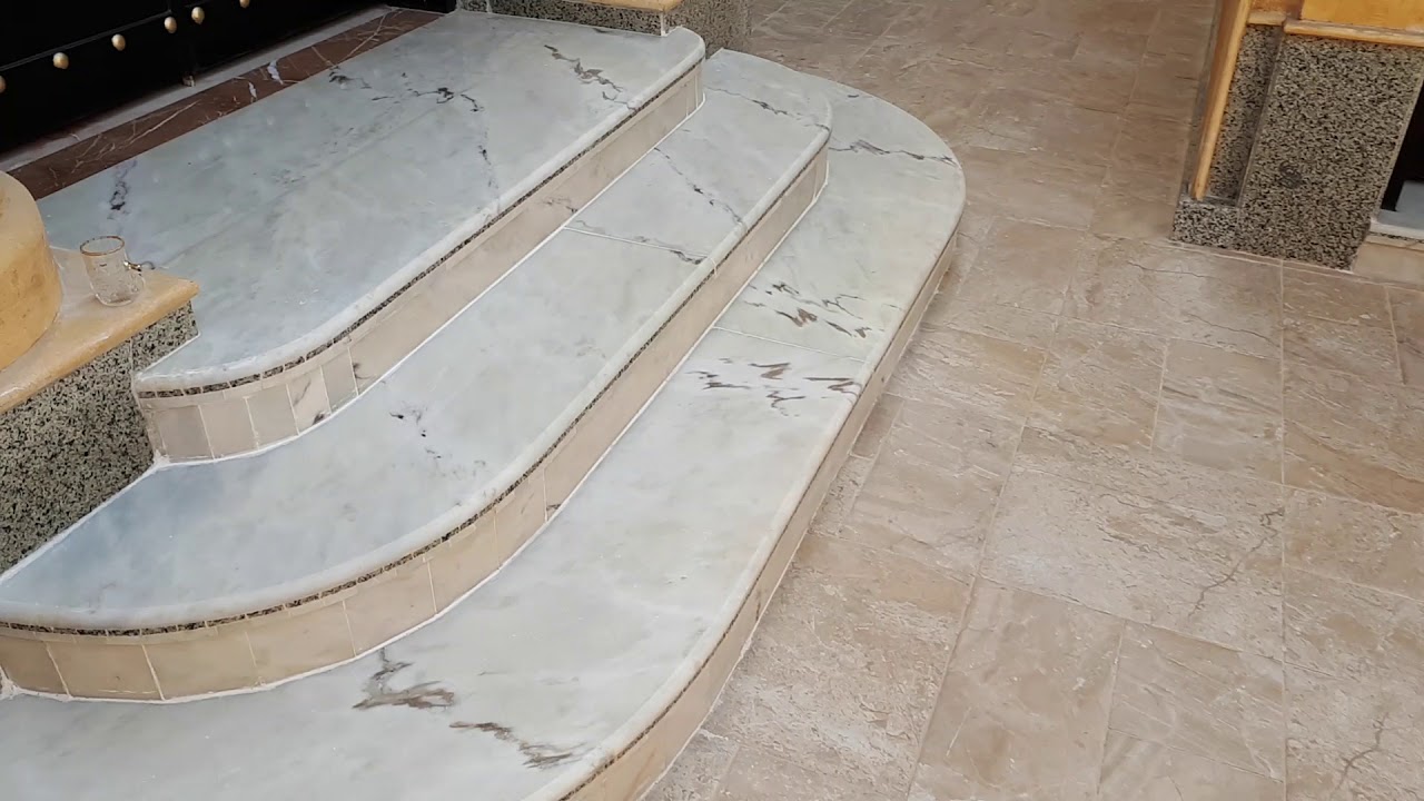 تنظيف بلاط حوش سيراميك اسباني بعد الإنتهاء من العمل في الرياض والدمام(0502188334)