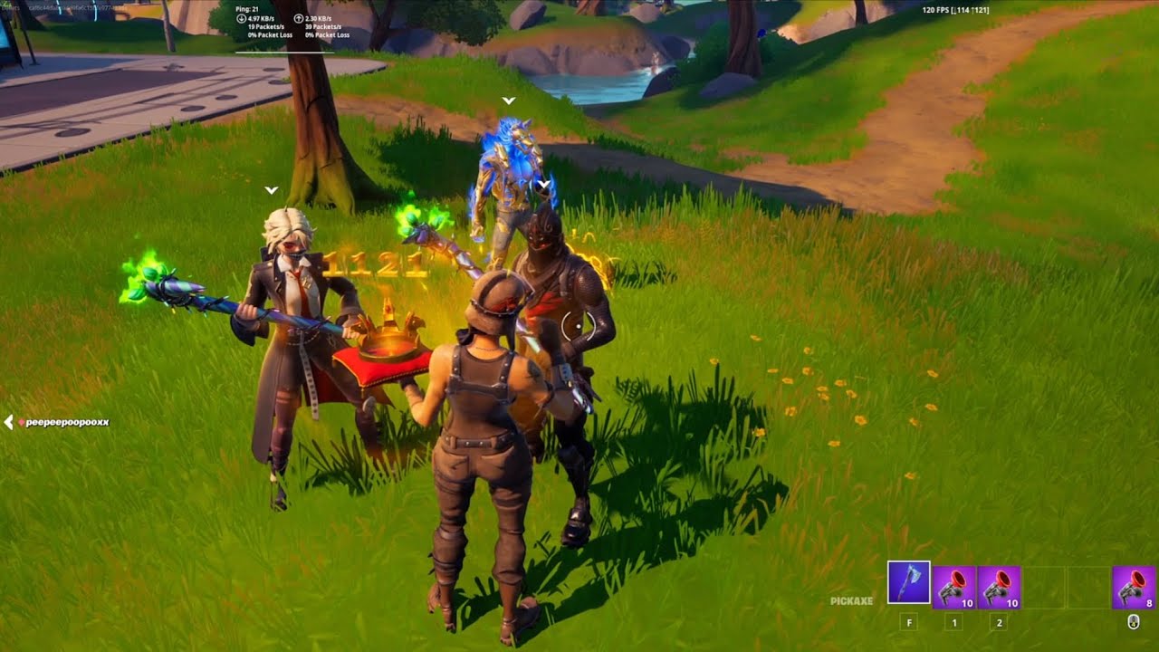 Flexing *1100+ CROWNS* in Party Royale with Renegade Raider...