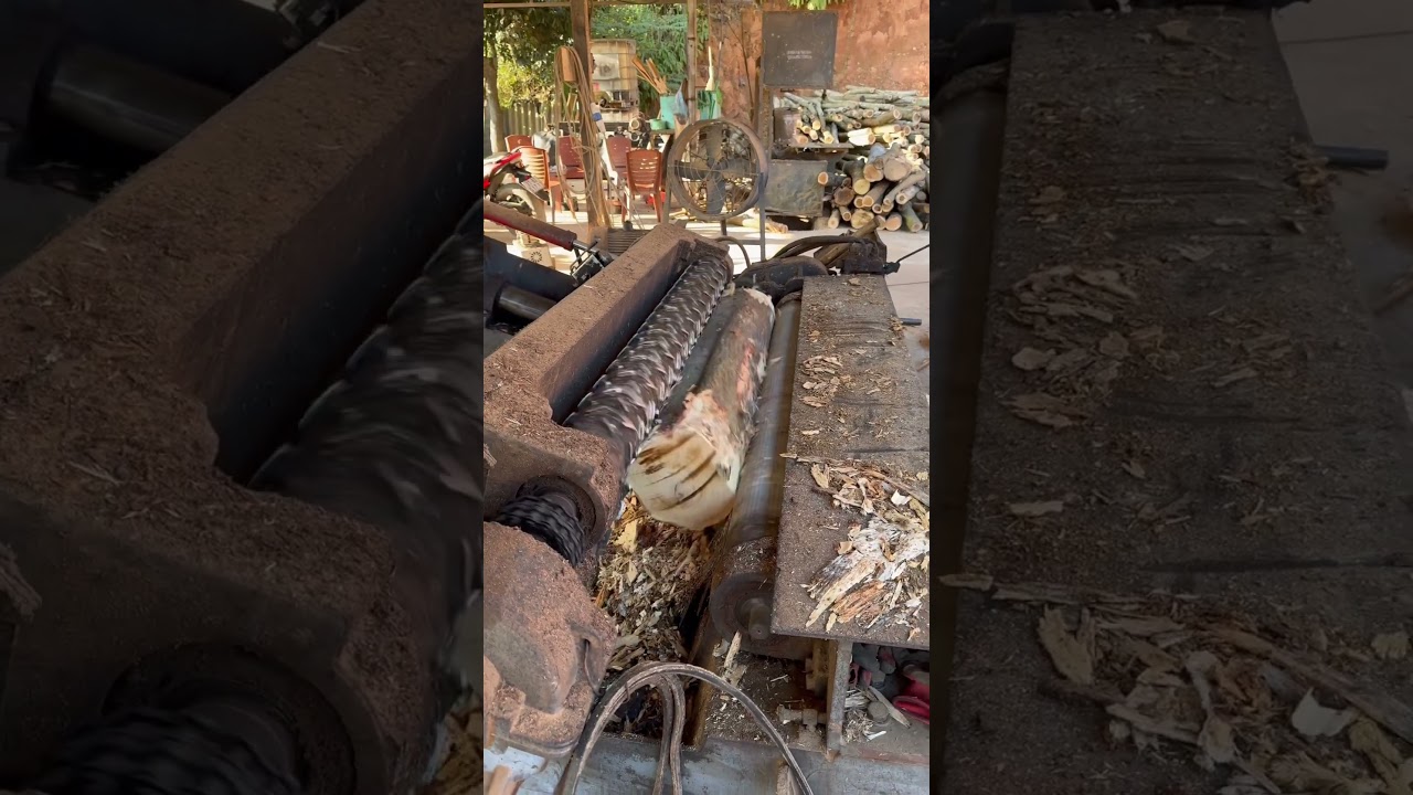 This machine does a great job of processing warped logs into round pieces#shortvideo
