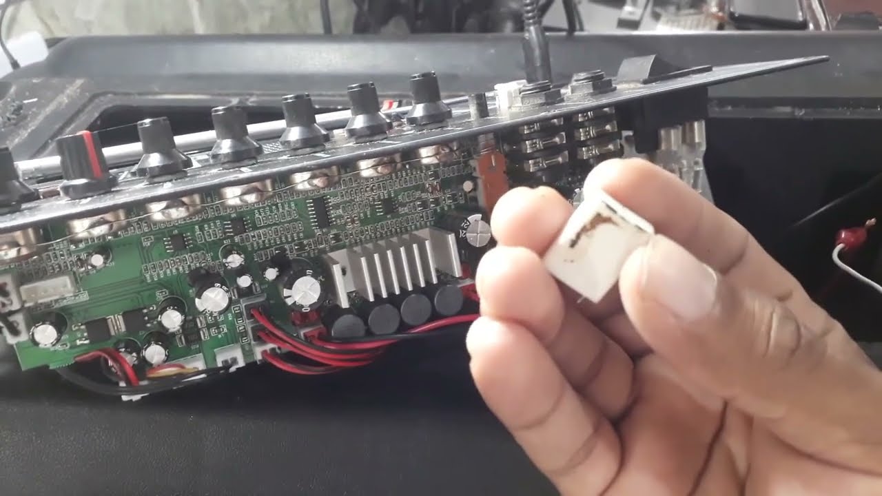 AMVOX CAIXA DE SOM 1100W RMS, NÃO CARREGA ((ELETRÔNICA ISRAEL))