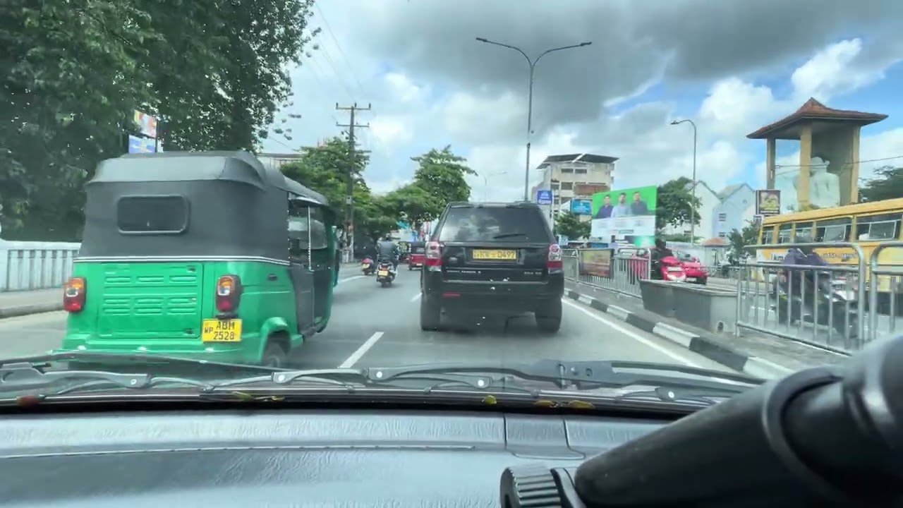 19 Min Afternoon Drive From CMB to Kadawatha
