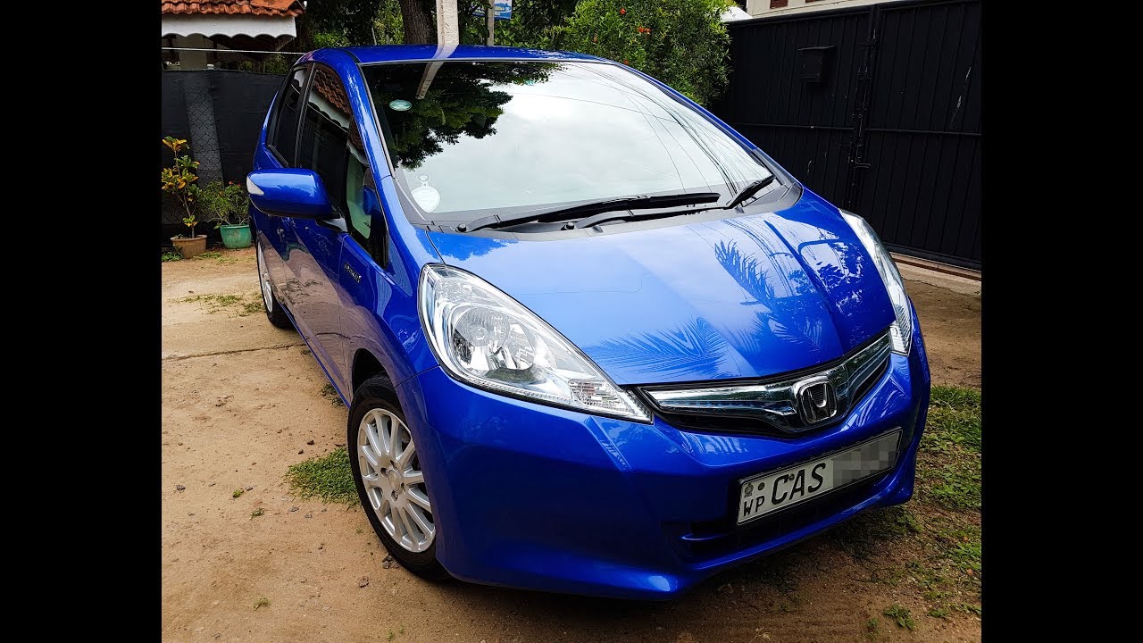 Honda Fit GP1 Hybrid 2012 Walk Around (Interior & Exterior)